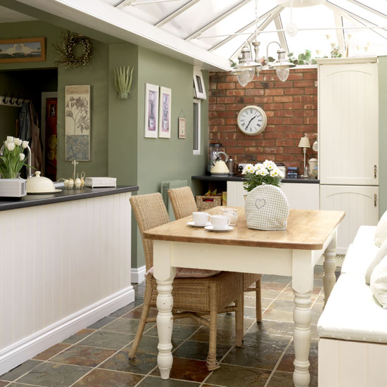 Country-style conservatory | Conservatory dining ideas ...